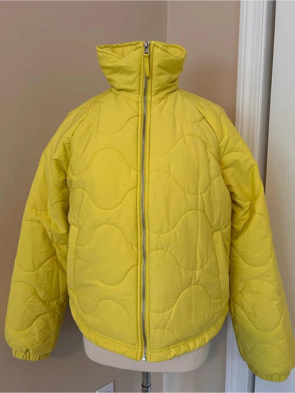 Universal Thread Yellow Quilted Puffer Jacket for Kids - Picture 1 of 2